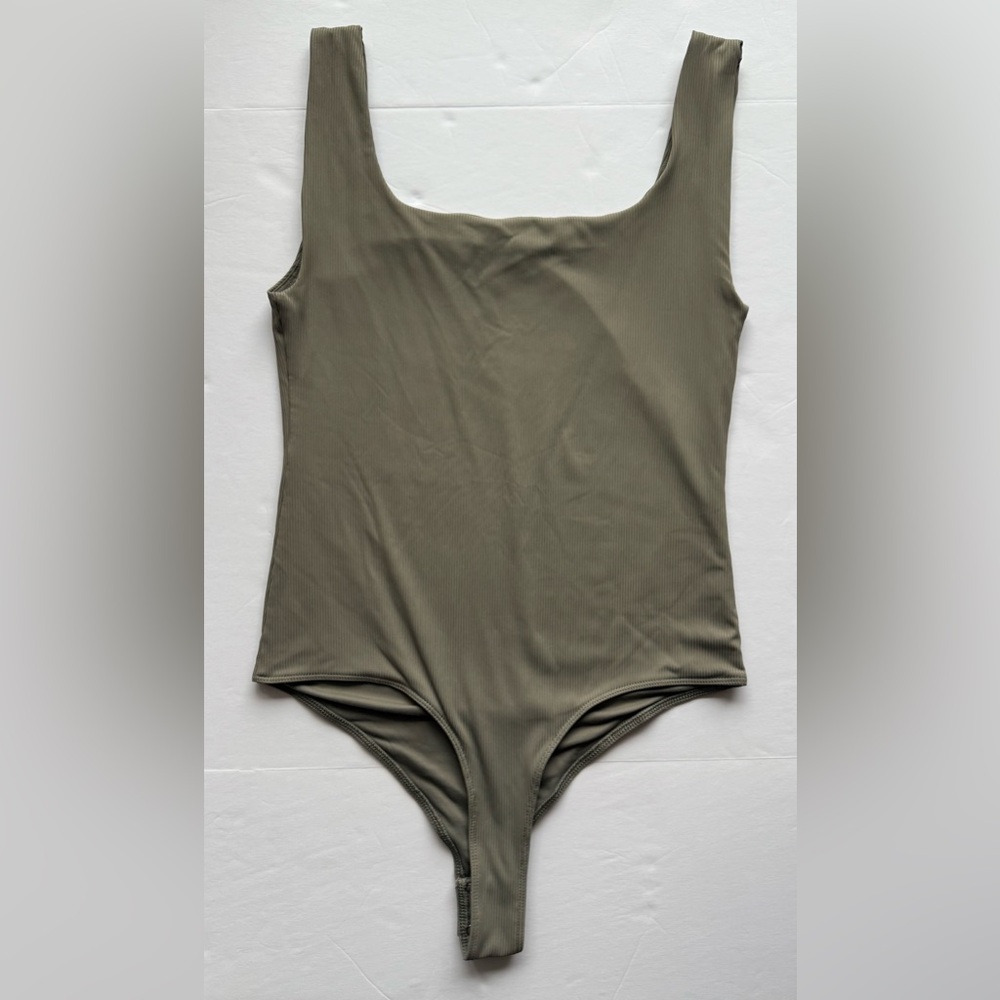 LOFT Versa Ribbed Square Neck Sleeveless Bodysuit Cool Sage Size M - Picture 2 of 7